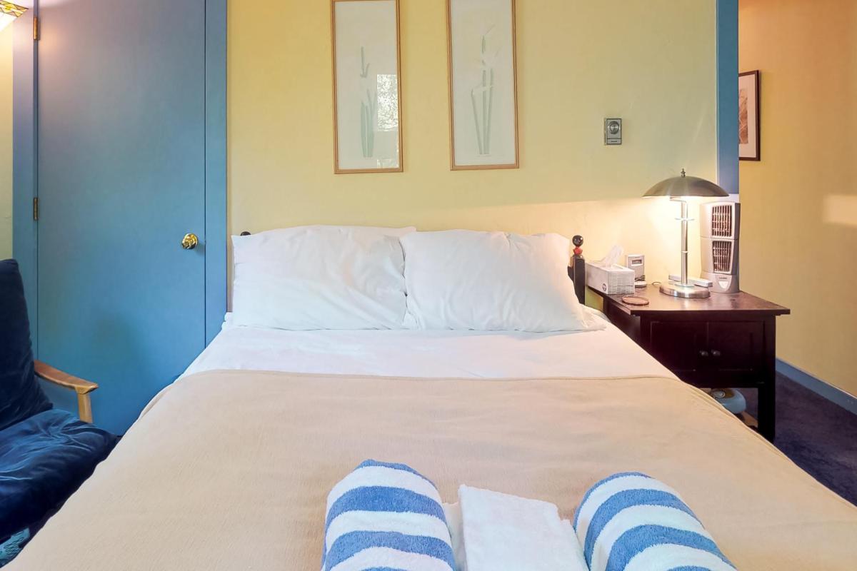 The Blue Cottage - image 7