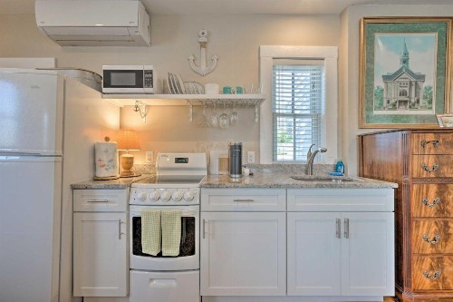 Cozy Provincetown Studio with Easy Access to Beaches! - image 6