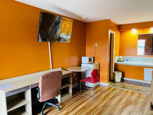 Budget Inn Pulaski - image 11