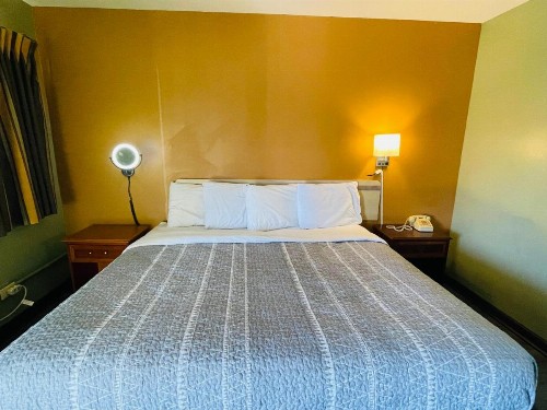 Budget Inn Pulaski - image 6