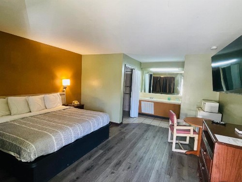 Budget Inn Pulaski - image 7