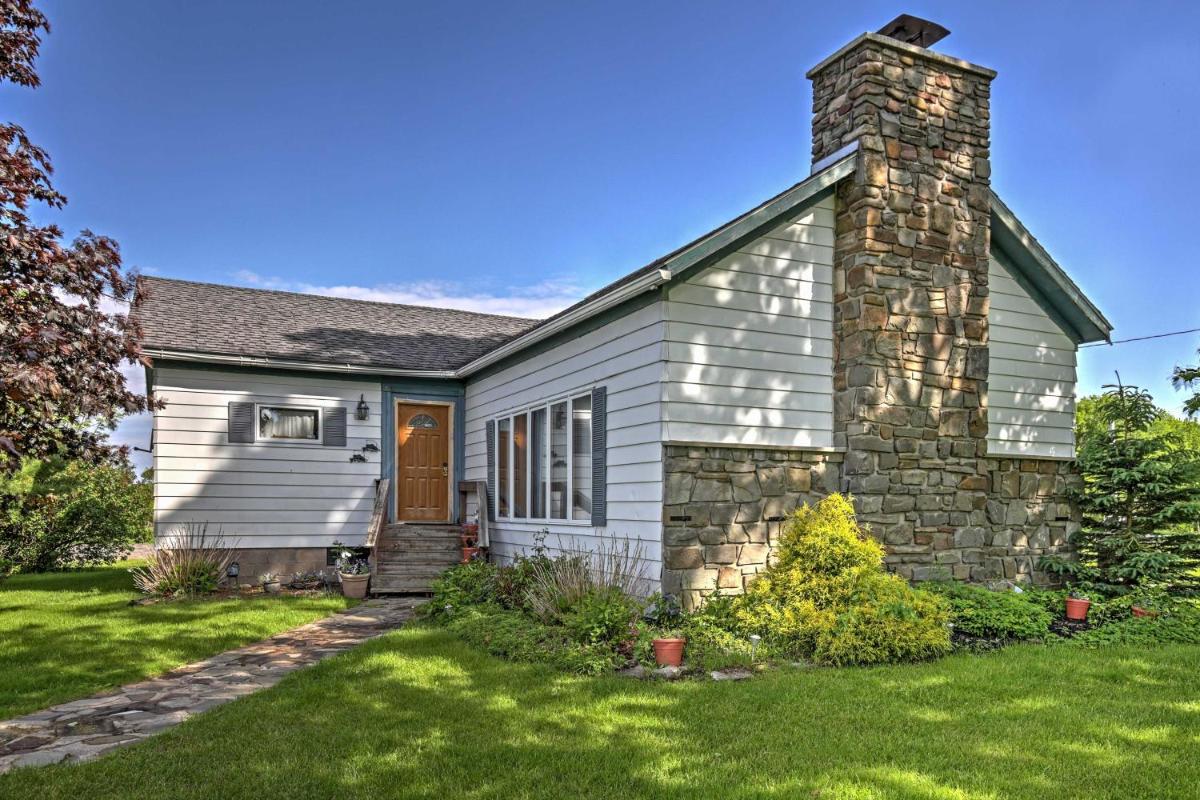 Pulaski Home on 50 Acres - Near Lake Ontario! - image 3
