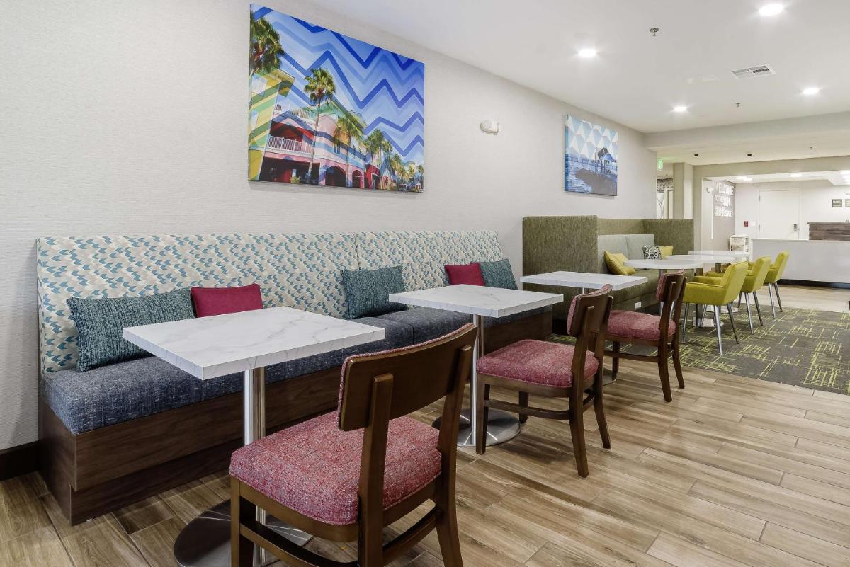 Hampton Inn Port Charlotte - image 7
