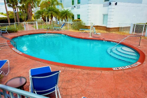 Holiday Inn Express Hotel & Suites Port Charlotte an IHG Hotel - image 9