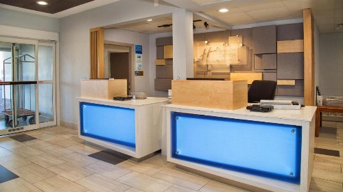 Holiday Inn Express Hotel & Suites Port Charlotte an IHG Hotel - image 10