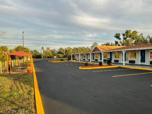Knights Inn Punta Gorda - image 21