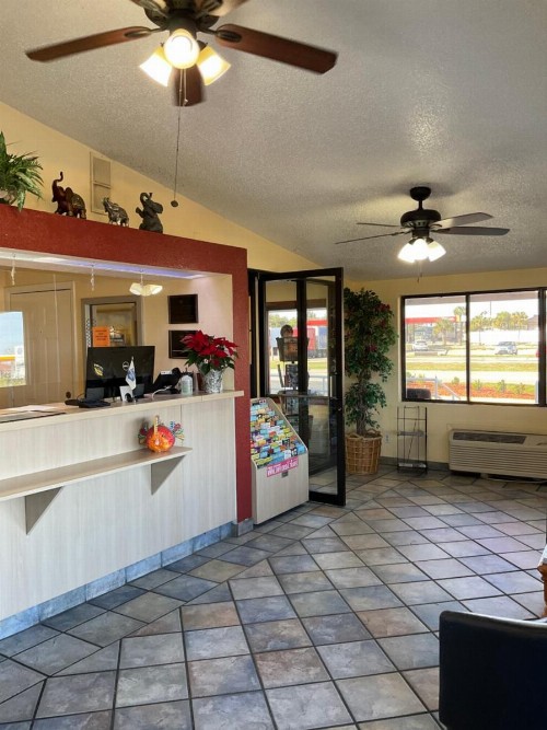 Knights Inn Punta Gorda - image 27