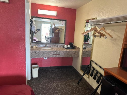 Knights Inn Punta Gorda - image 4