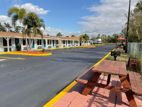 Knights Inn Punta Gorda - image 41