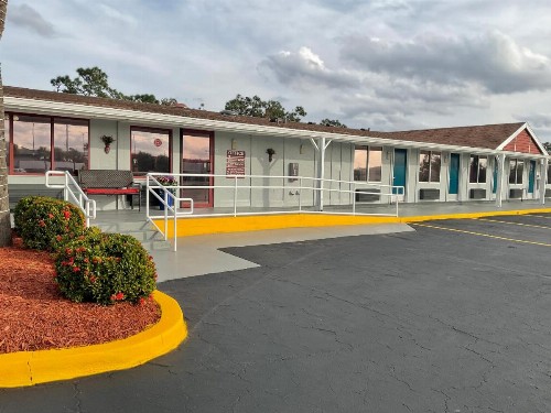 Knights Inn Punta Gorda - image 7