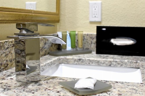Punta Gorda Waterfront Hotel & Suites - image 10
