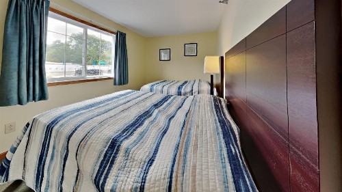 Put-in-Bay Poolview Condo #4 - image 12