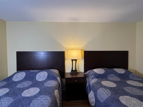 Put-in-Bay Poolview Condo #5 - image 16