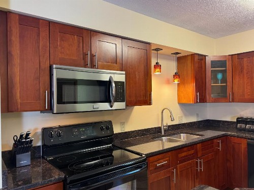 Put-in-Bay Poolview Condo #5 - image 17