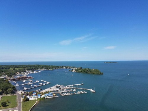 Put-in-Bay Poolview Condo #5 - image 2