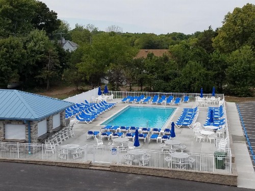 Put-in-Bay Poolview Condo #5 - image 3