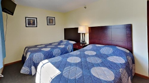 Put-in-Bay Poolview Condo #8 - image 17
