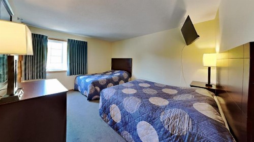 Put-in-Bay Poolview Condo #8 - image 19