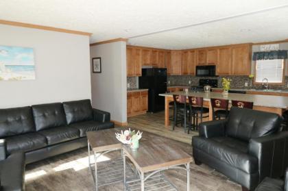 Island Club #111 - image 7