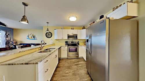 Put-in-Bay Waterfront Condo #210 - image 3