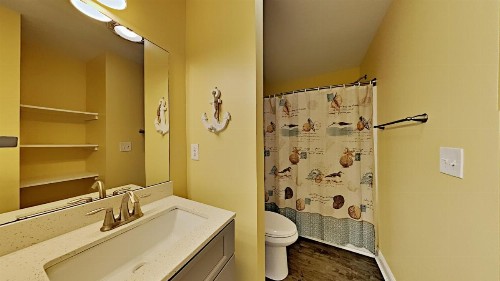 Put-in-Bay Waterfront Condo #210 - image 9