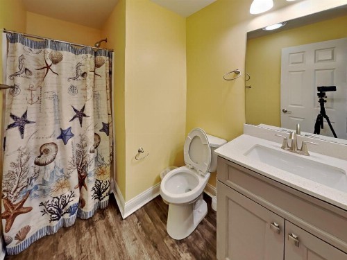 Put-in-Bay Waterfront Condo #105 - image 12
