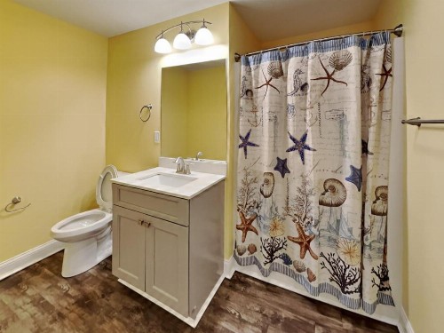Put-in-Bay Waterfront Condo #105 - image 16
