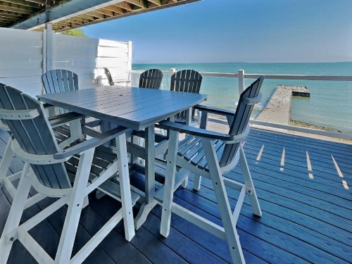 Put-in-Bay Waterfront Condo #105 - image 6