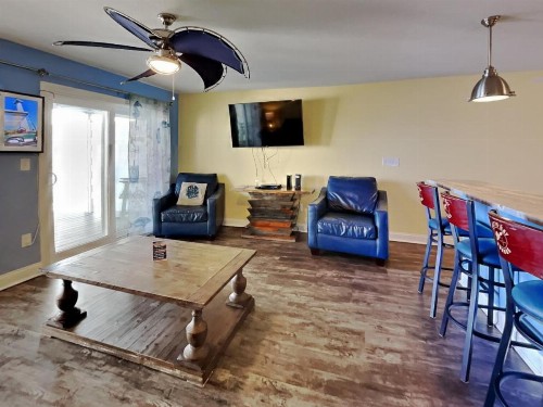 Put-in-Bay Waterfront Condo #105 - image 8