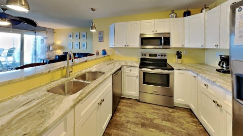 Put-in-Bay Waterfront Condo #106 - image 10