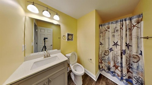 Put-in-Bay Waterfront Condo #106 - image 16