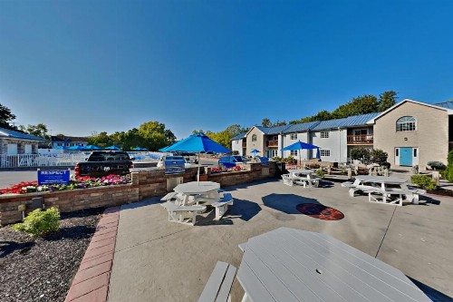Put-in-Bay Waterfront Condo #106 - image 35