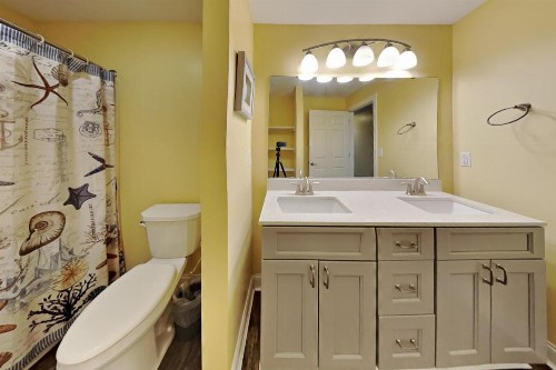 Put-in-Bay Waterfront Condo #109 - image 5