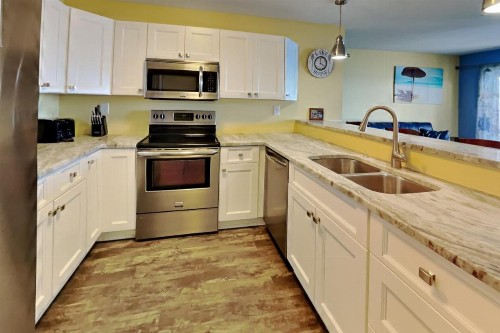 Put-in-Bay Waterfront Condo #109 - image 7