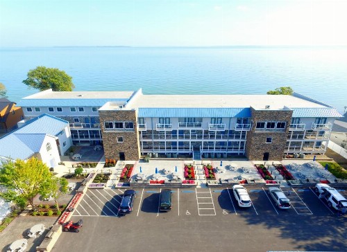 Put-in-Bay Waterfront Condo #209 - image 5