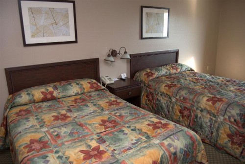 Commodore Resort - image 24
