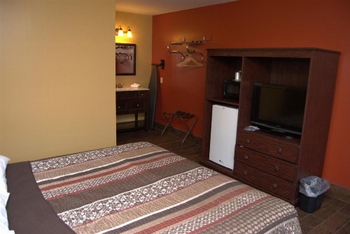 Commodore Resort - image 7