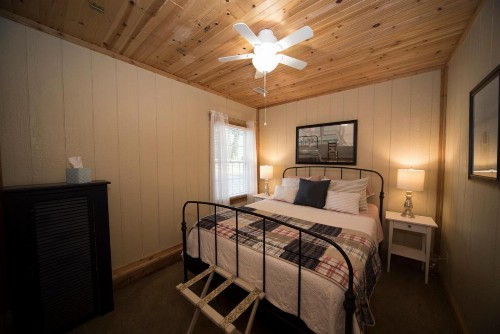 Anchor Inn Boutique Hotel - image 9