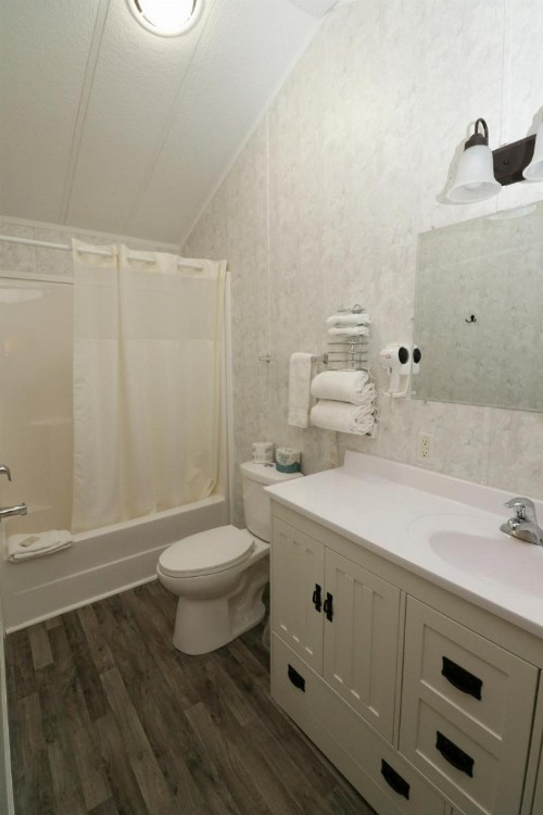 Bird's Nest Resort - image 22