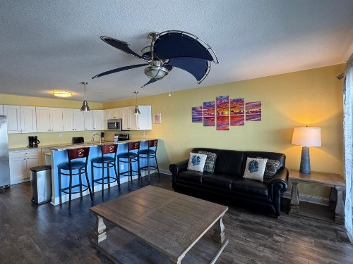 Put-in-Bay Waterfront Condo #103 - image 15
