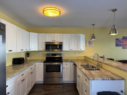 Put-in-Bay Waterfront Condo #103 - image 17