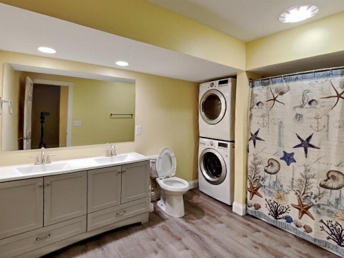 Put-In-Bay Waterfront Condo #108 - image 11