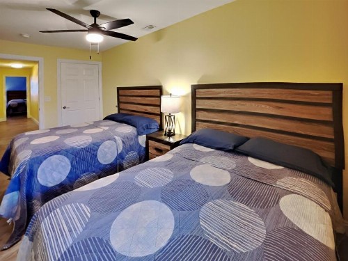 Put-In-Bay Waterfront Condo #108 - image 7