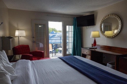 Islander Inn - image 38