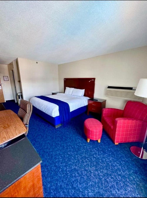 Islander Inn - image 40