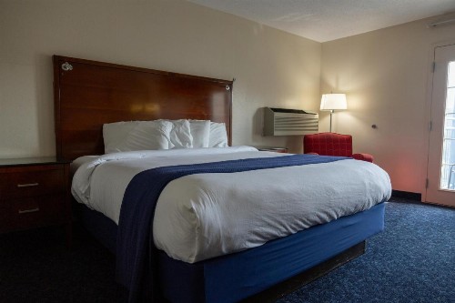Islander Inn - image 41