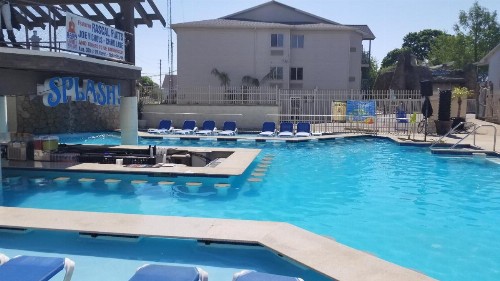Grand Islander Hotel - image 20