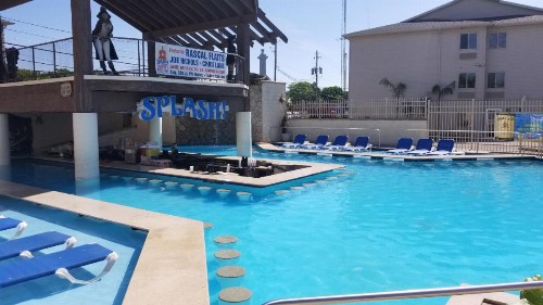 Grand Islander Hotel - image 33