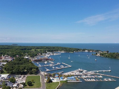 Put-in-Bay Poolview Condo #2 - image 3