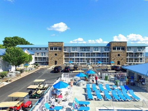 Put-in-Bay Poolview Condo #2 - image 5